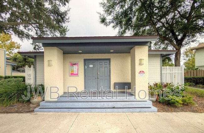 Building Photo - 1104 W Defender Ct