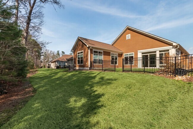 Building Photo - Gorgeous Home in Durham!