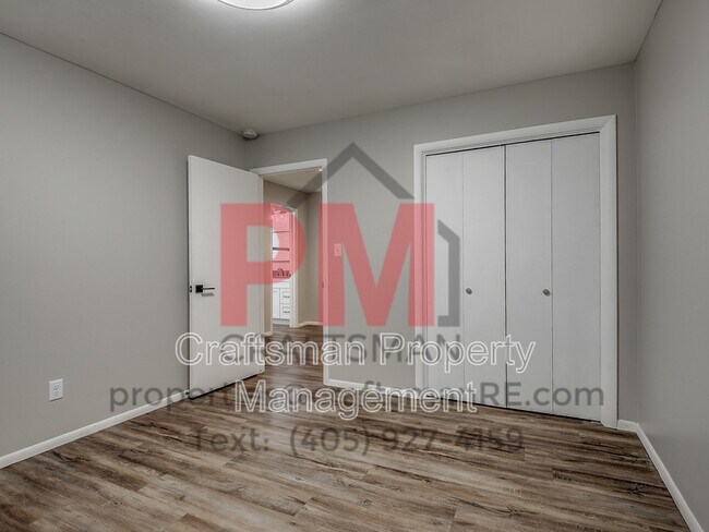 Building Photo - 13601 Pinehurst Rd
