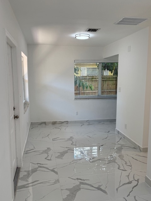 Building Photo - 5962