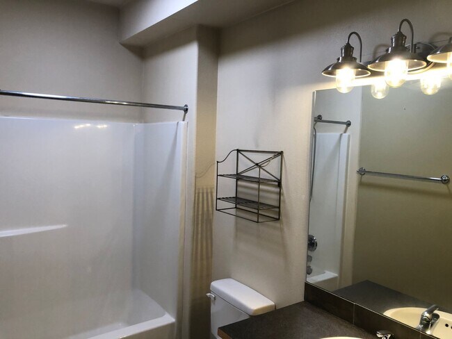 Building Photo - 3 Bed 2 Bath Condo in Bellingham near WWU