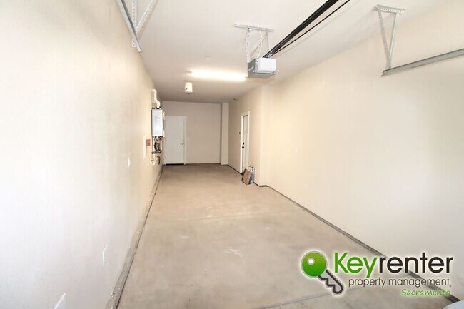 Building Photo - 3234 Sher Ct