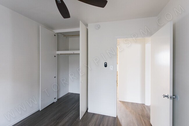 Building Photo - *OPEN HOUSE: 9/6 10-11AM* 1BR w/ Parking a...