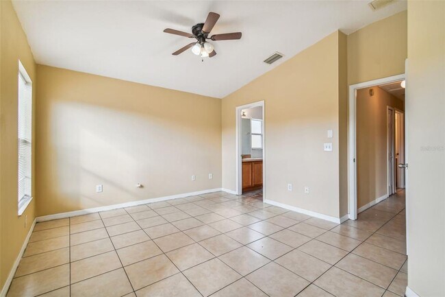 Building Photo - 7956 Carriage Pointe Dr