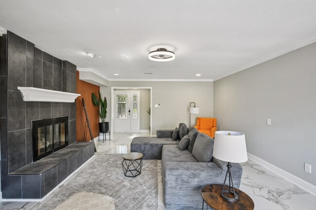 Building Photo - 15642 Pagehurst Dr