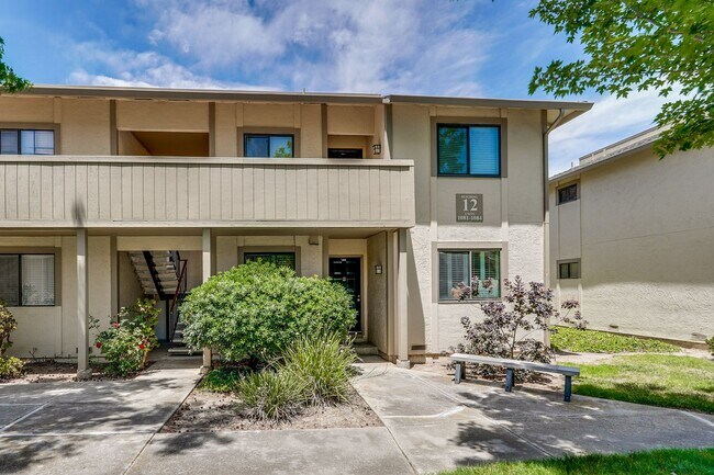 Building Photo - 1st floor corner unit - In Door Laundry- Easy Access to 880 and 237