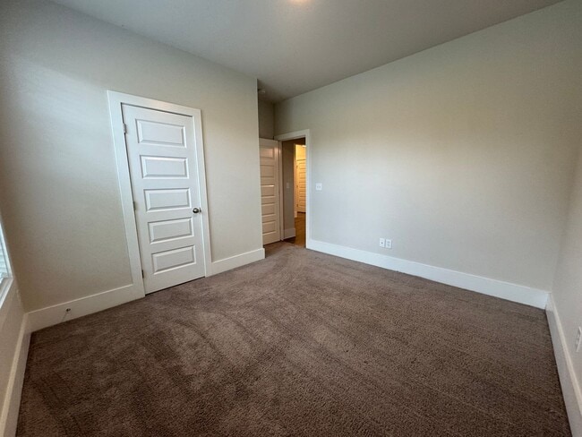 Building Photo - 154 Fernhill Dr NW
