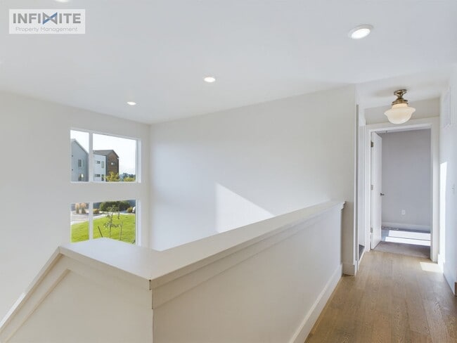 Building Photo - Natural Light Galore!