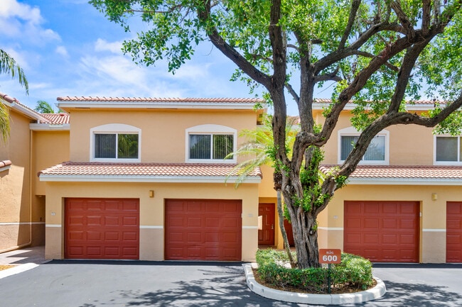 Building Photo - 600 Scotia Dr