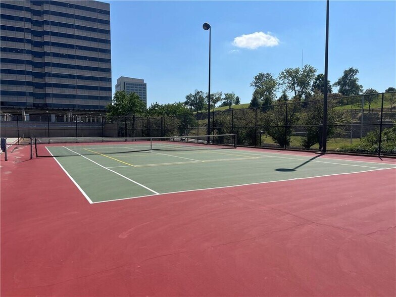 Building Photo - 2510 Grand Blvd