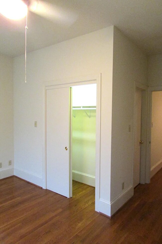 Building Photo - 3 S Plum St