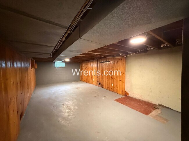 Building Photo - Charming South Hill Home with Flexible Living Space - Coming soon!