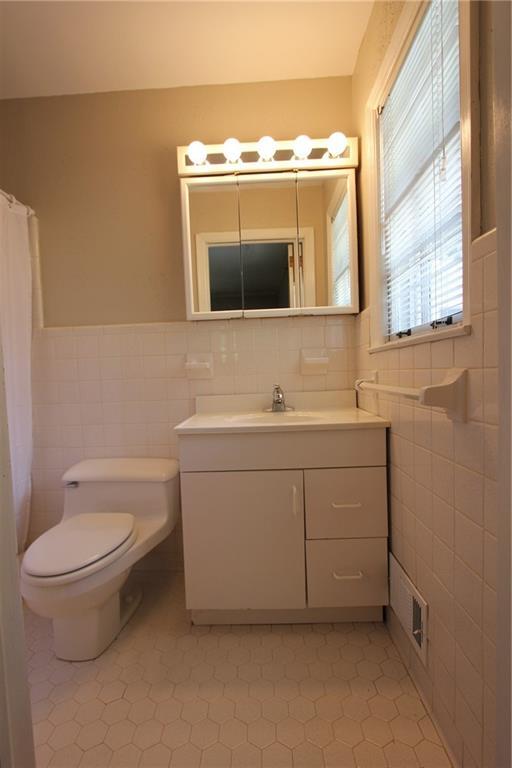 Building Photo - 2944 Piedmont Dr