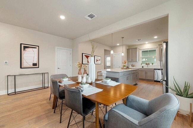 Building Photo - 5804 Rotunda View