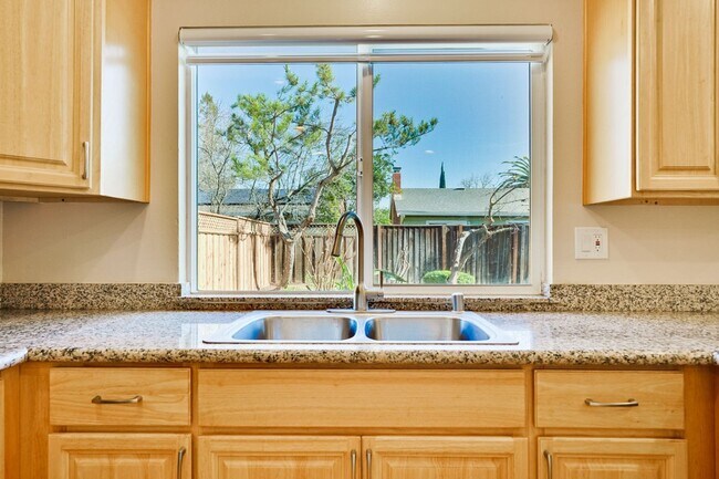 Building Photo - Spacious 1780 Sq Ft -  4b2b home in South San Jose