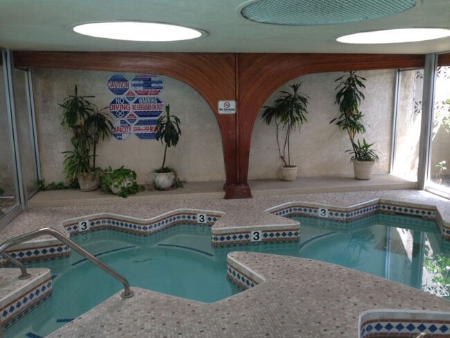 Building Photo - COMPLETELY UPDATED AND REMODELED ENCINO SP...