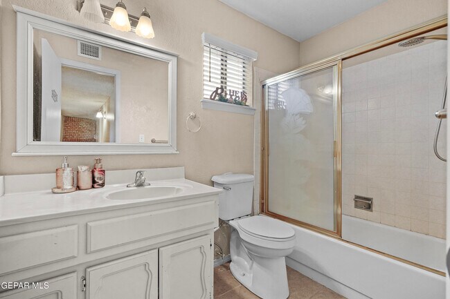 Building Photo - 9304 W Osborne Rd