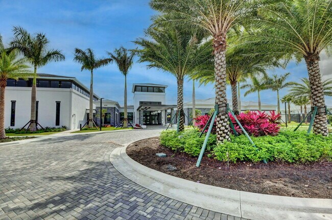 Building Photo - 17112 Aquavera Way
