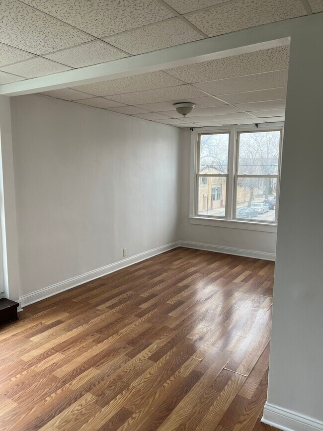 Building Photo - 3445 N Pulaski Rd