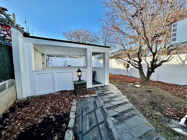 Building Photo - 11-26-26 126th St