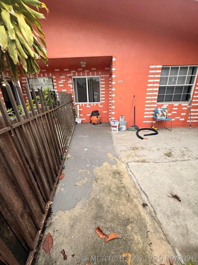 Building Photo - 321 NW 57th St