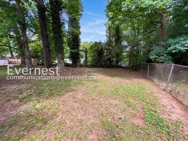 Building Photo - Limited Time Special Offer / 3 beds 2 baths Spacious Single Family Home with Carport and Deck /  ...