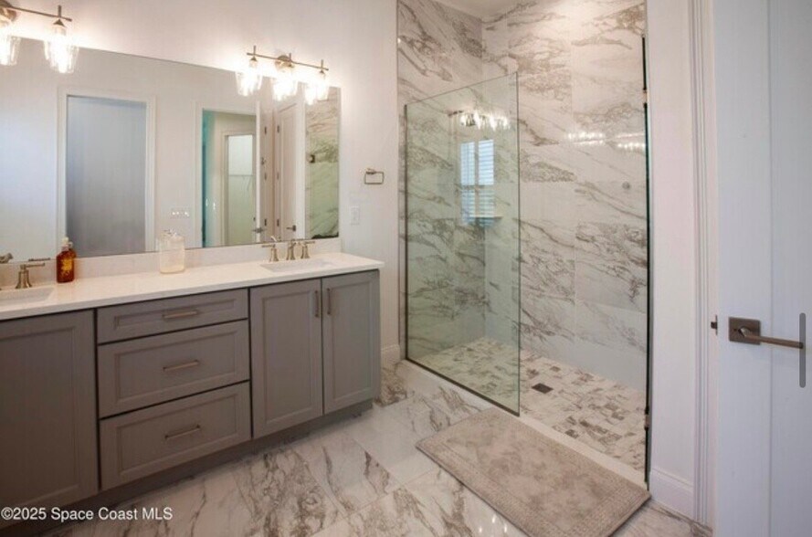 Building Photo - 4305 Negal Cir