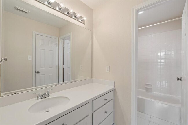 Building Photo - 5011 Tapestry Ln