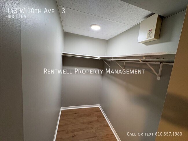 Building Photo - 143 W 10th Ave