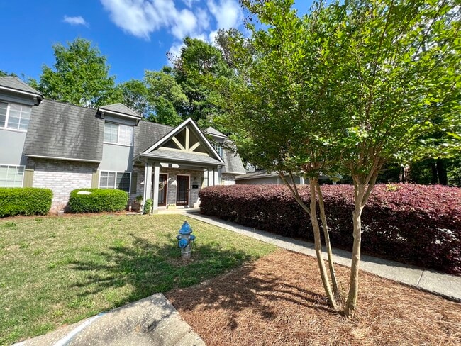 Building Photo - 131 Rondak Cir SE