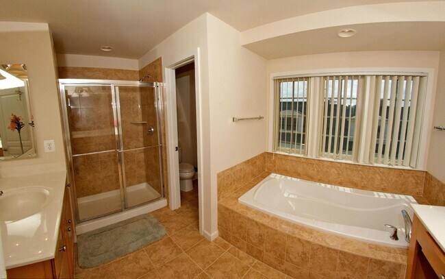 Building Photo - 3152 Blue Barn Way
