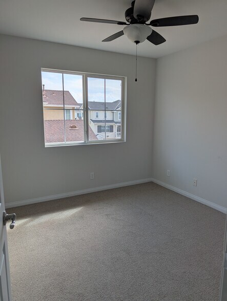 Building Photo - 1423 Abelia