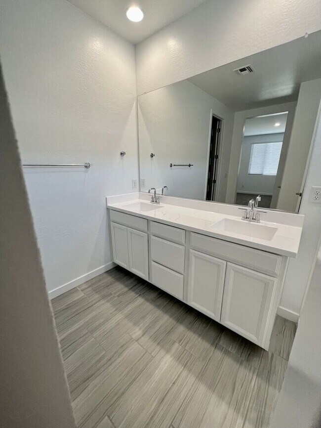 Building Photo - Available September 1st! Newly Built Smart...