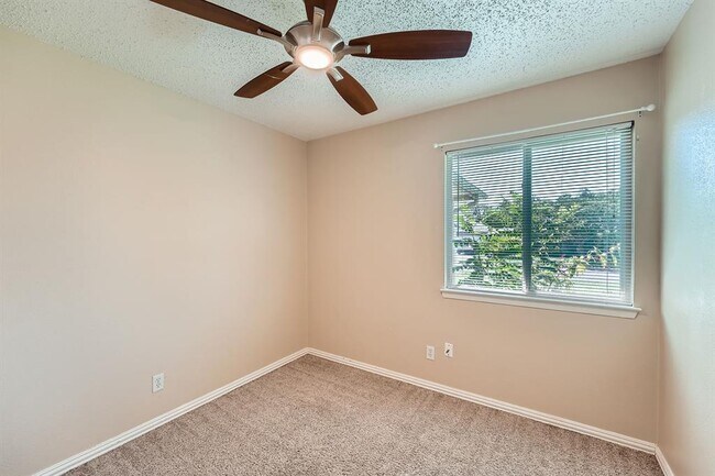 Building Photo - 6509 Krollton Dr