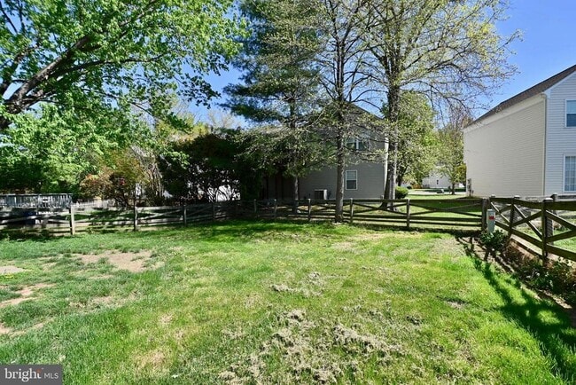 Building Photo - 18 Dudley Ct