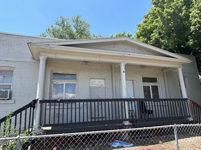 Building Photo - 266-268-268 S 900 W