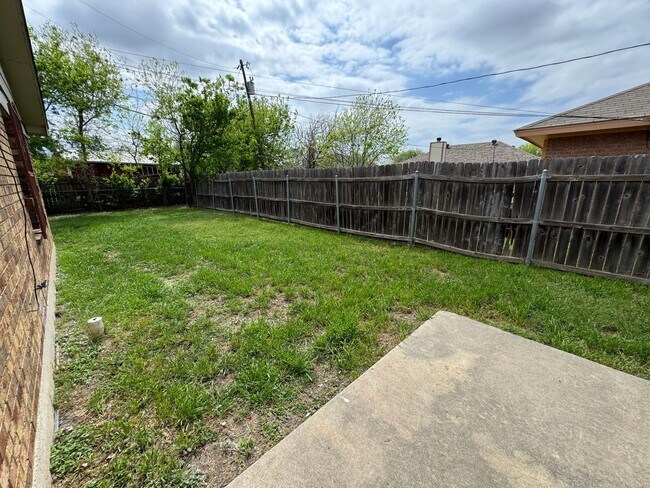 Building Photo - 2-Bedroom Duplex for Rent in Killeen