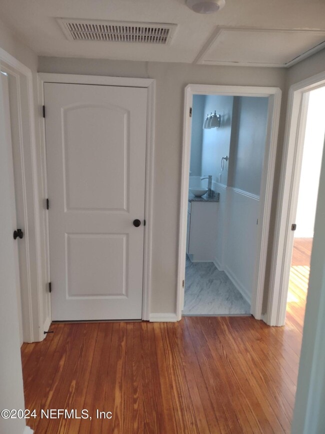 Building Photo - 1552 Naldo Ave