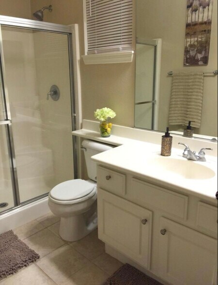 Building Photo - 7903 Hall Ave