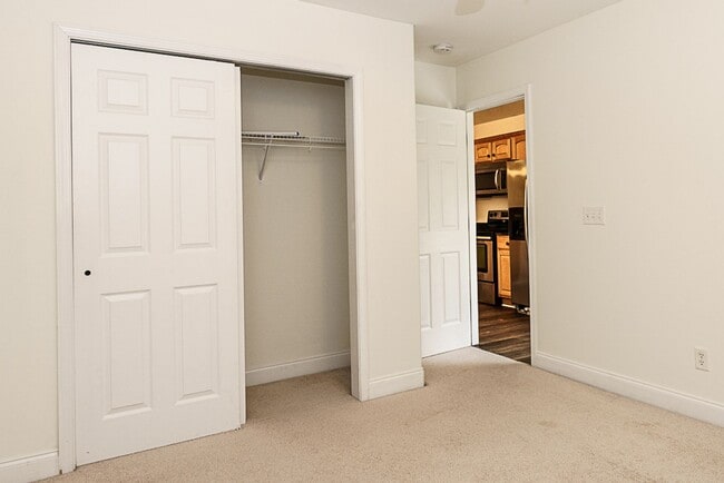 Building Photo - Three Bedroom House with Gated Backyard