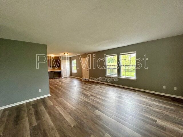 Building Photo - 25 Snowflake Cir