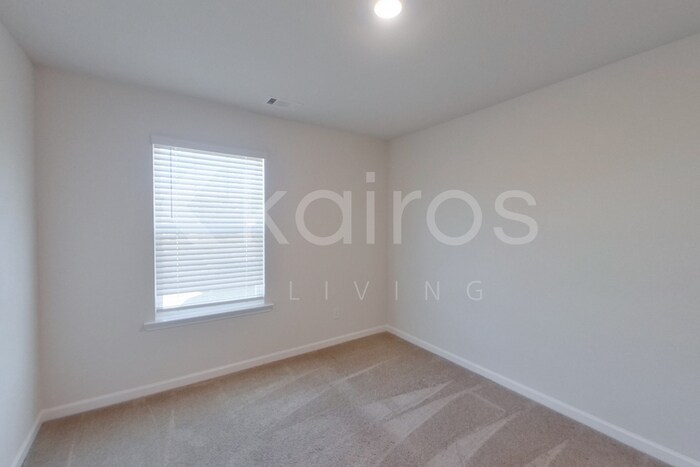 Building Photo - 3440 Bridgewood Dr