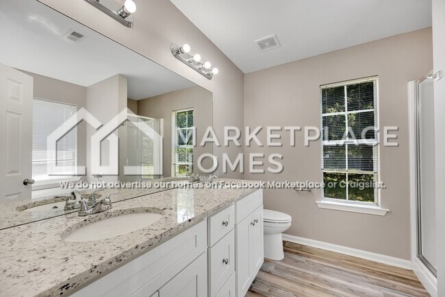 Building Photo - 1356 Royalty Dr