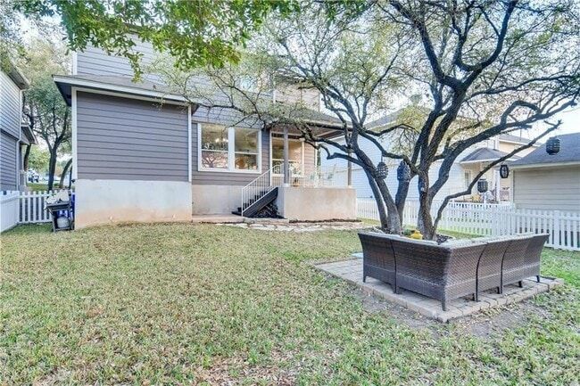 Building Photo - 903 Peyton Pl