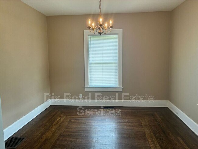 Building Photo - 504 Highland St