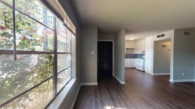 Building Photo - 3800 E 29th St
