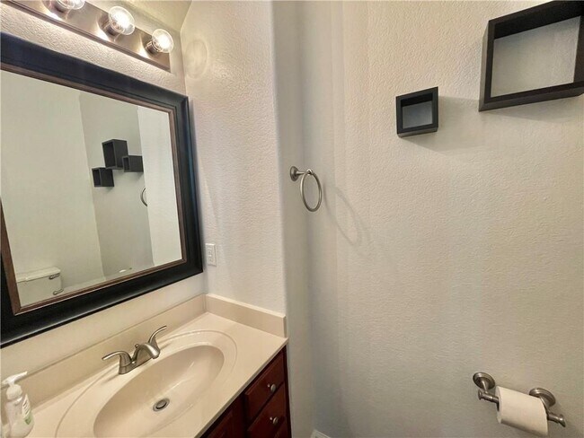 Building Photo - 608 Trail Dust Dr