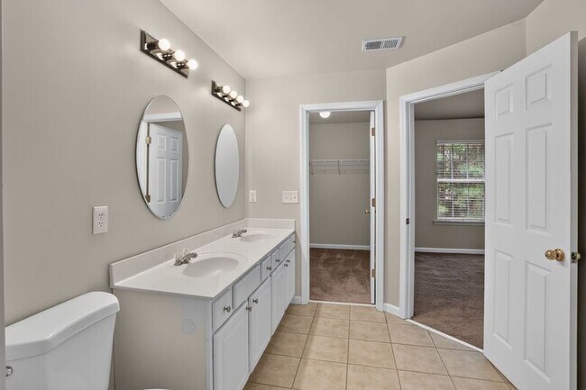 Building Photo - 730 Celeste Ln