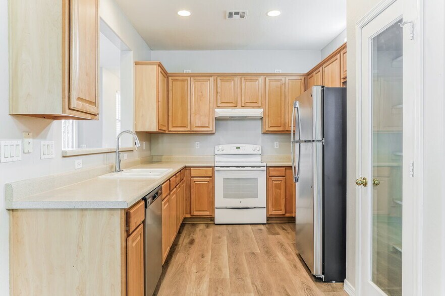 Building Photo - 2757 S Cupertino Dr