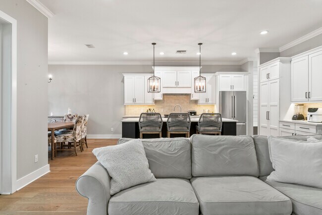 Building Photo - 3314 W Villa Rosa St